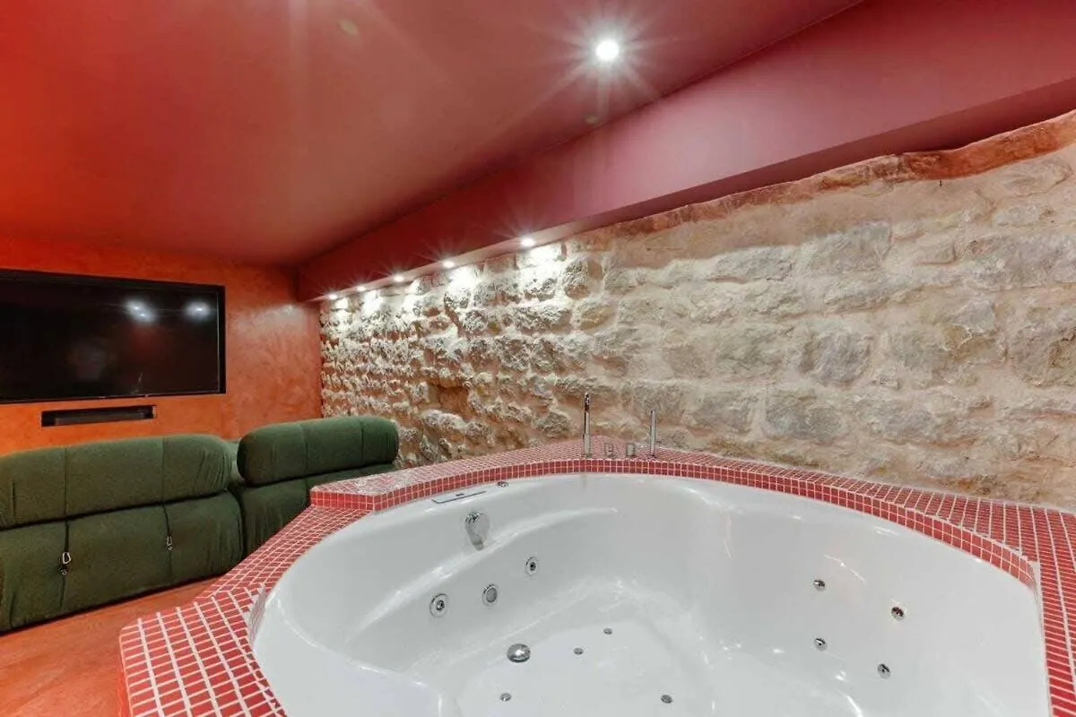 דירה פריז Les Halles - Luxurious & Colorful 4Bd For 16 Guest