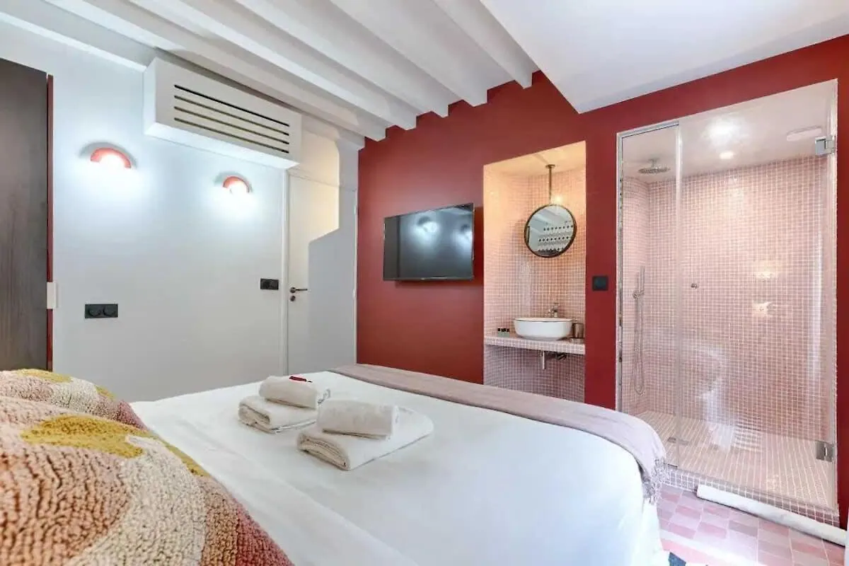 Les Halles - Luxurious & Colorful 4Bd For 16 Guest 巴黎