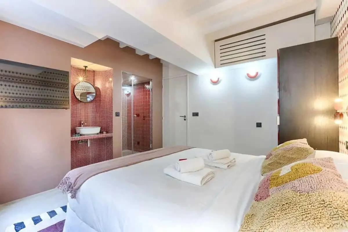 Les Halles - Luxurious & Colorful 4Bd For 16 Guest Париж Апартаменты
