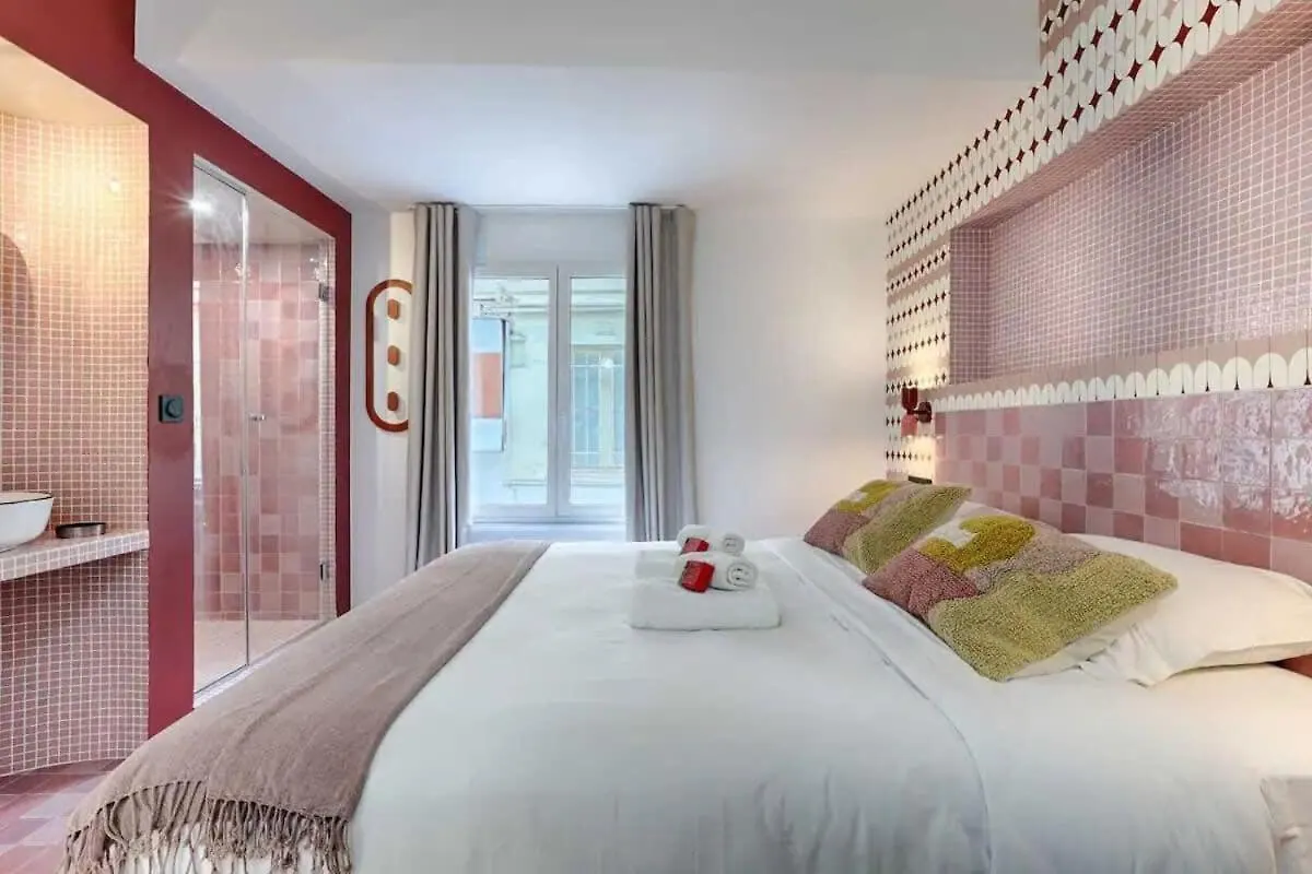 Апартаменты Les Halles - Luxurious & Colorful 4Bd For 16 Guest Париж Франция