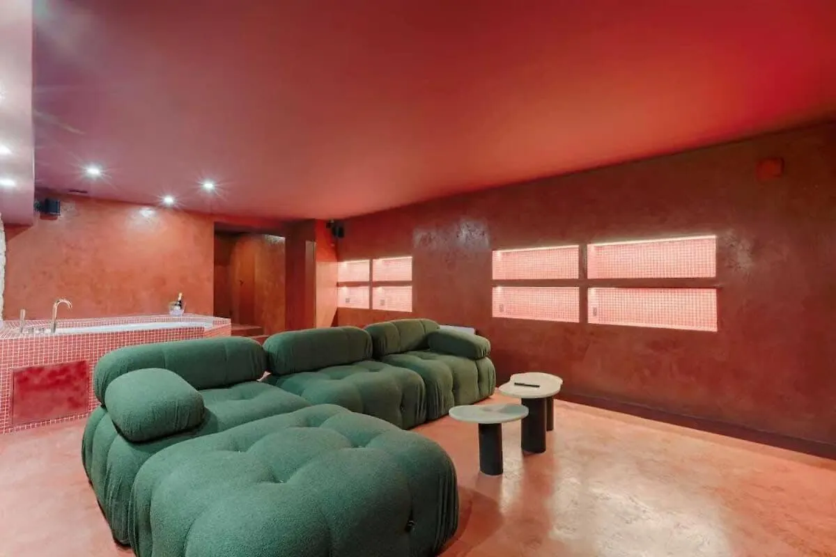 Апартаменты Les Halles - Luxurious & Colorful 4Bd For 16 Guest Париж